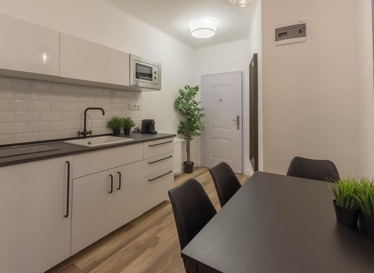 Standard Apartment By Hi5 - Madach Budapest Exterior photo